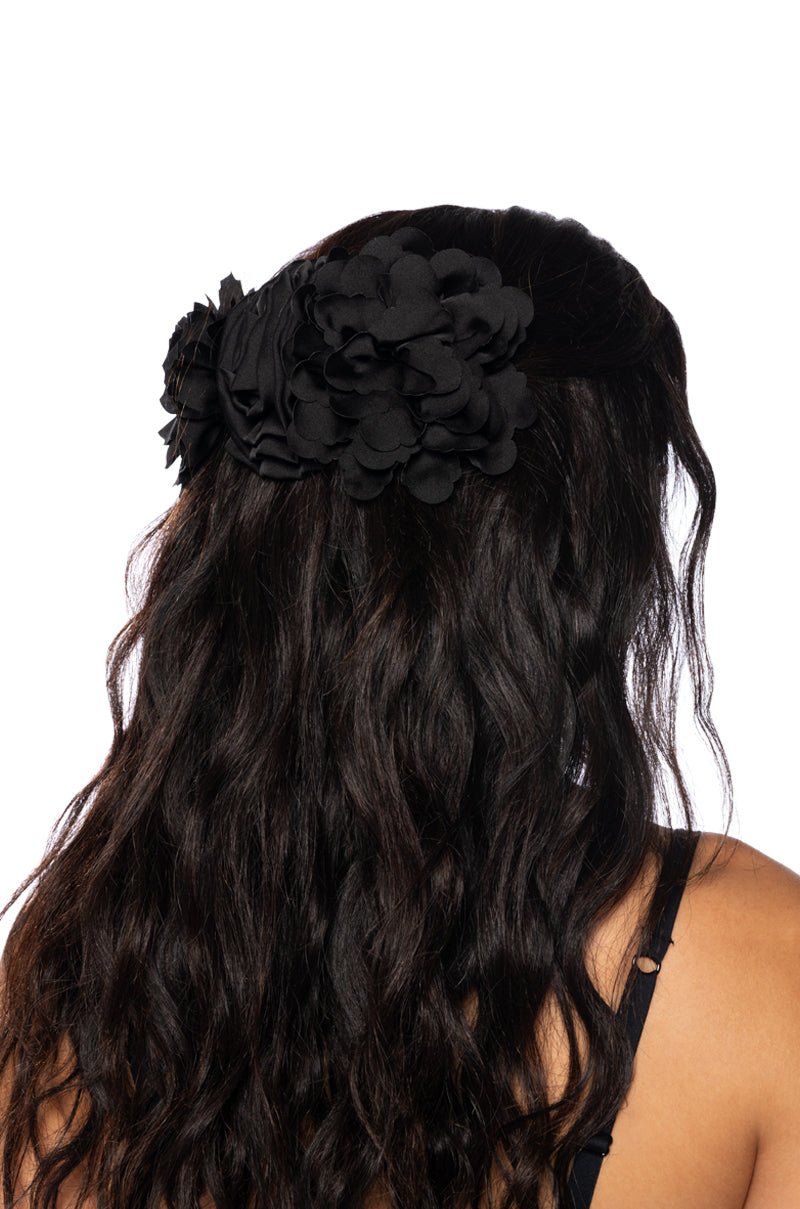Front View Romance Me Floral Hair Clips Set