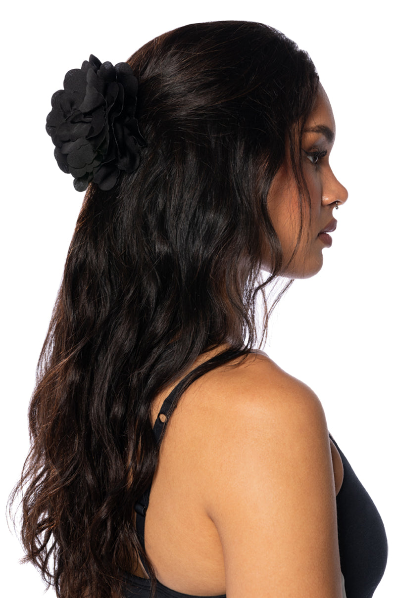 Side View Romance Me Floral Hair Clips Set