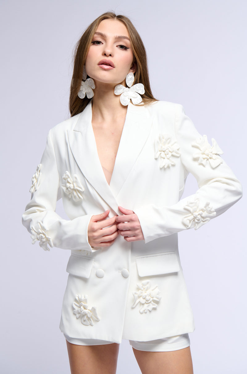 Side View Rumi Monochrome Floral Blazer 1