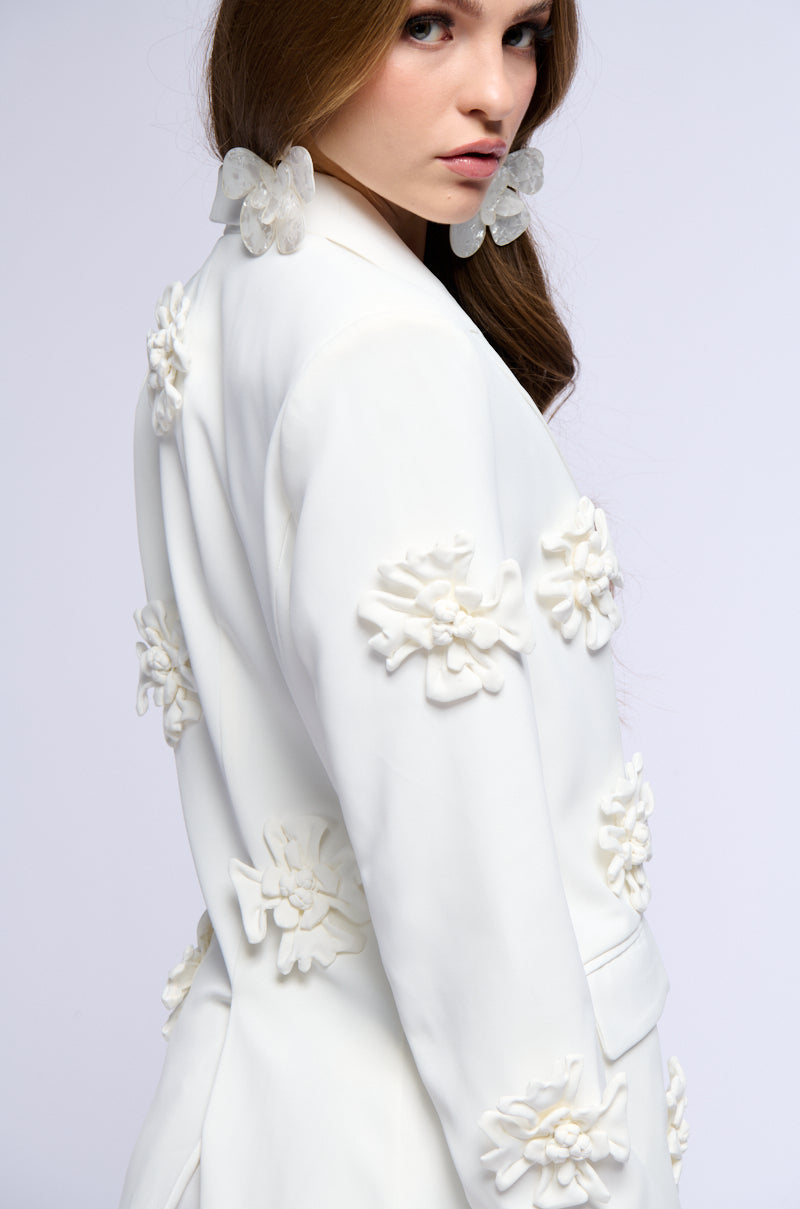 Extra View Rumi Monochrome Floral Blazer 7