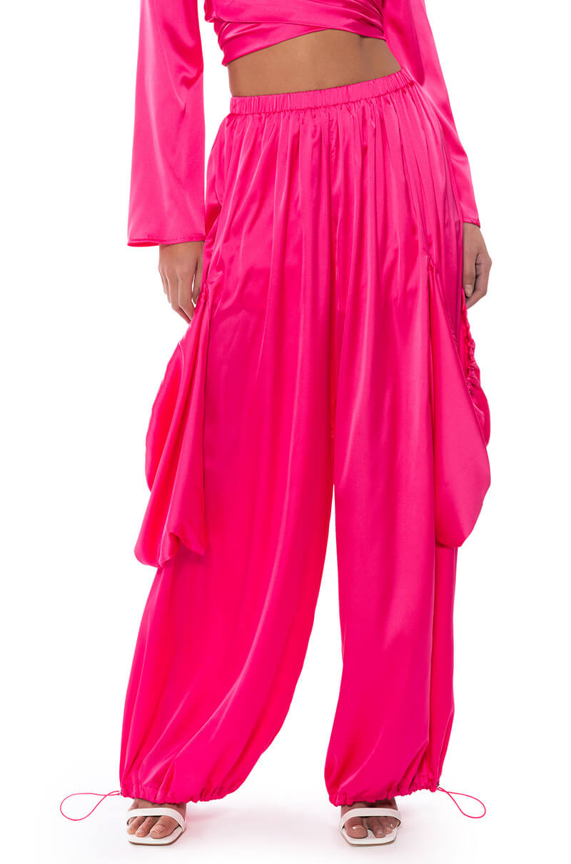 Side View Saucy Baggy Cargo Pants