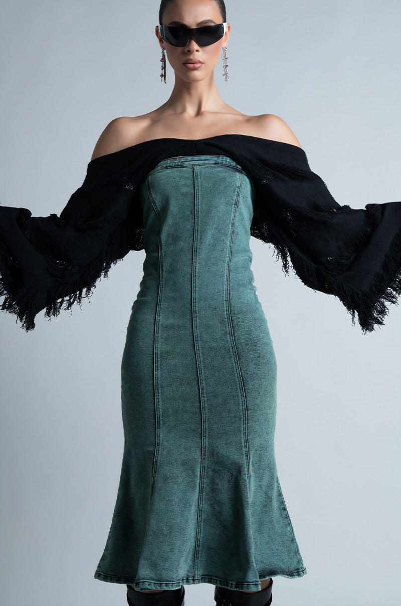 SEEING GREEN STRAPLESS WASHED DENIM MIDI DRESS AKIRA SEEING GREEN STRAPLESS WASHED DENIM MIDI DRESS AKIRA