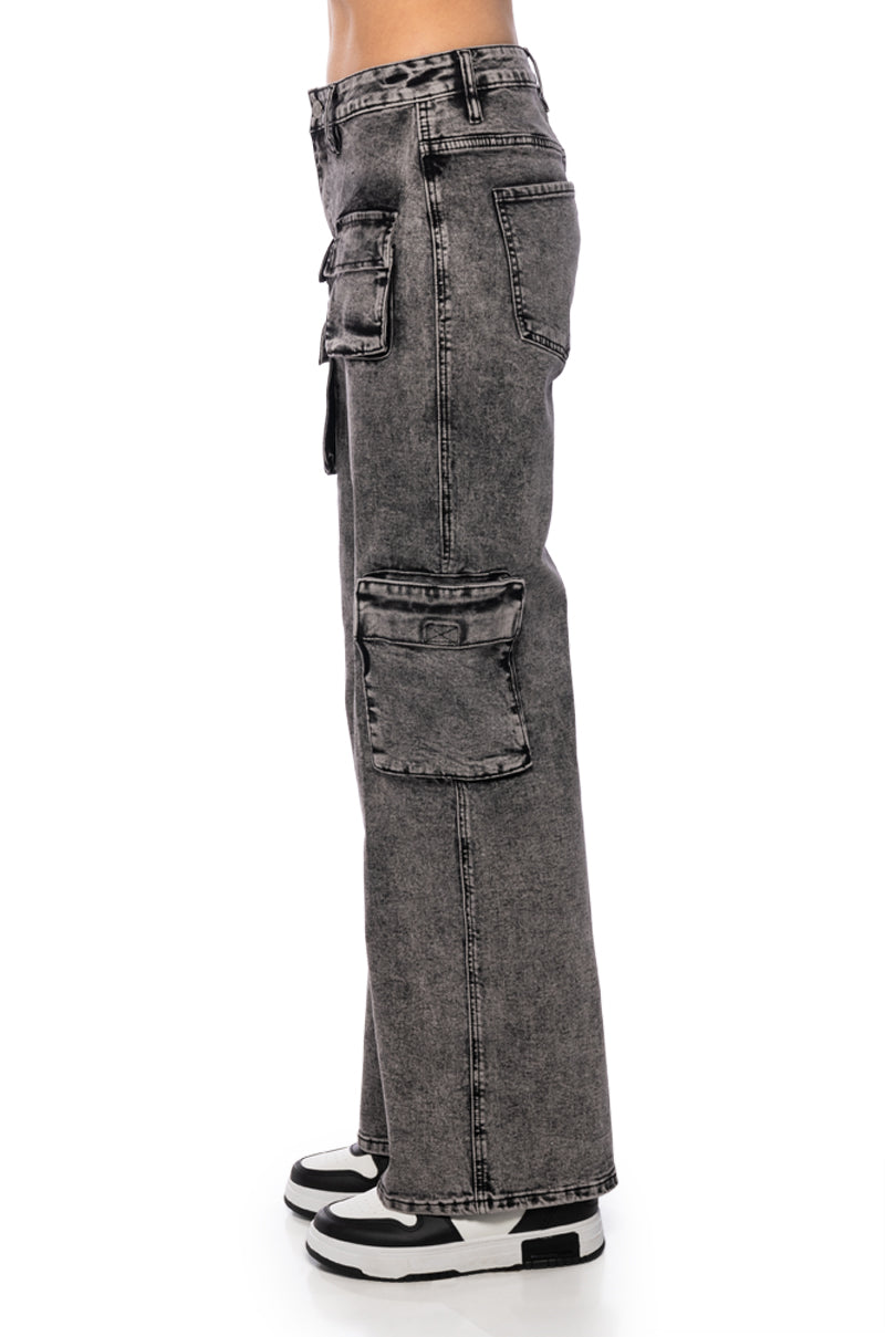 Full View Selina Multi-pocket Cargo Jean