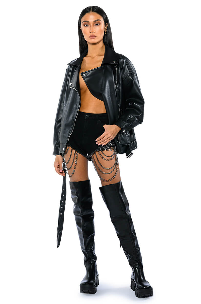Full View Sexy Chain Denim Shorts In Black