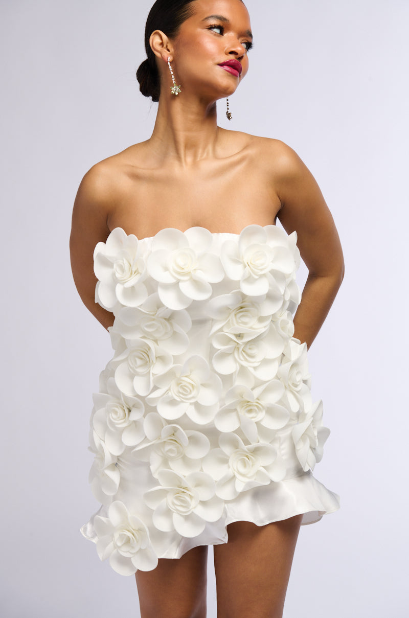 SHES A MASTERPIECE FLORAL MINI DRESS view 0
