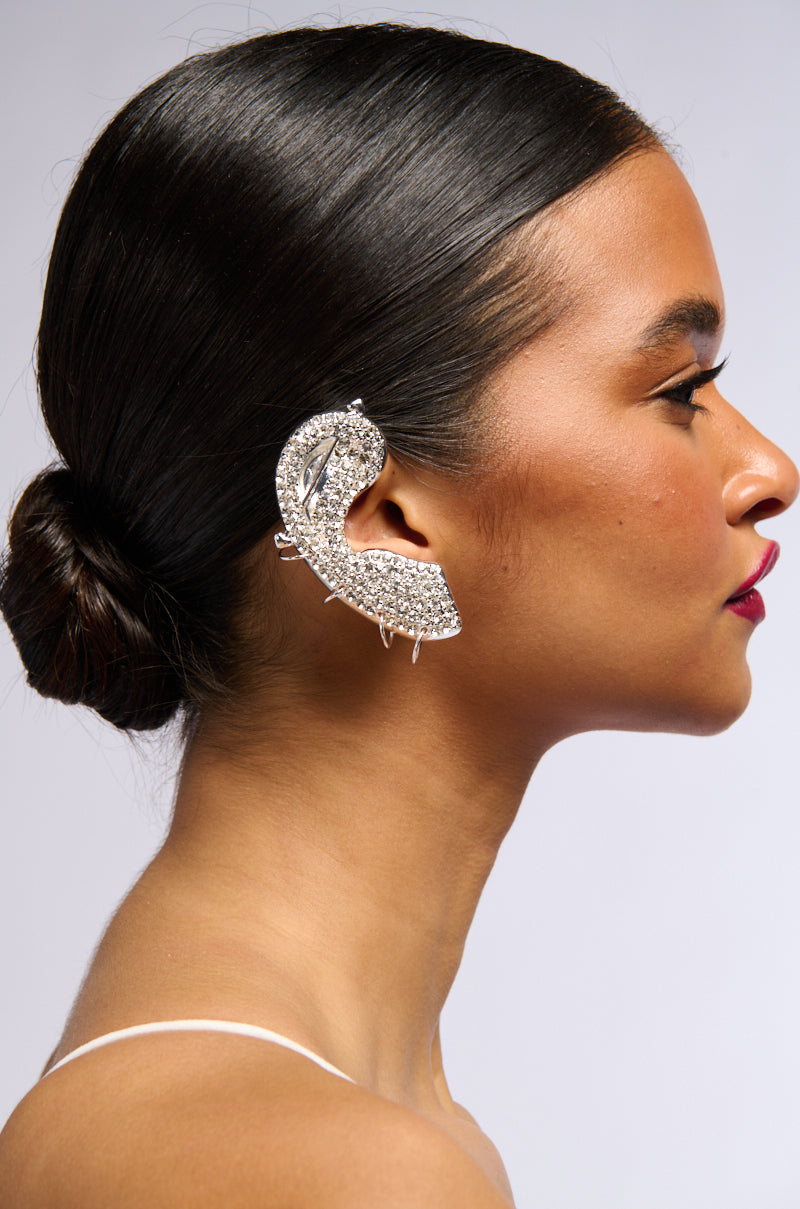 Earon STANDIN ON BUSINESS EAR CUFF – AKIRA