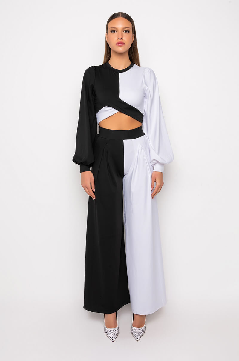 Extra View Strut About Colorblock Cropped Blouse