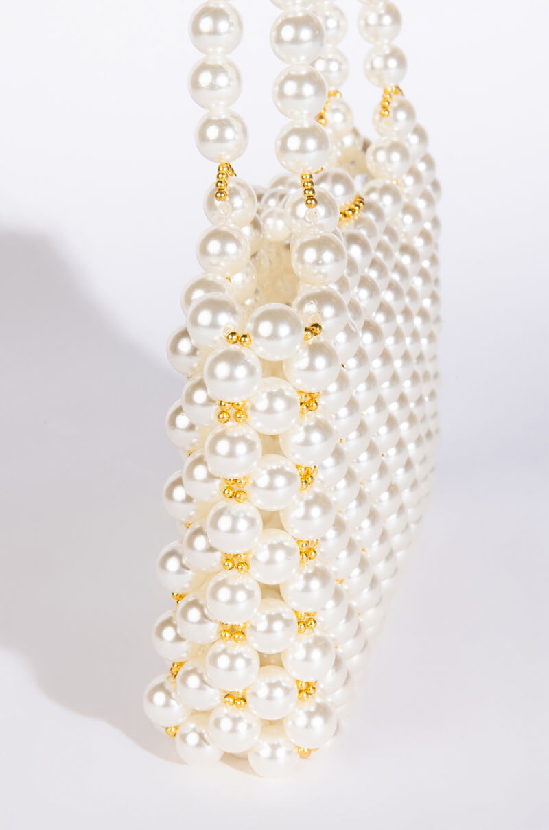 Detail View Summer Lovers Pearl Bag