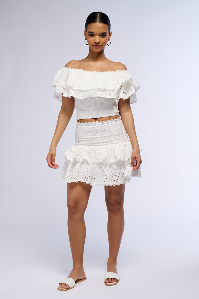 Extra View Summer Loving Off The Shoulder Ruffle Blouse In White 5