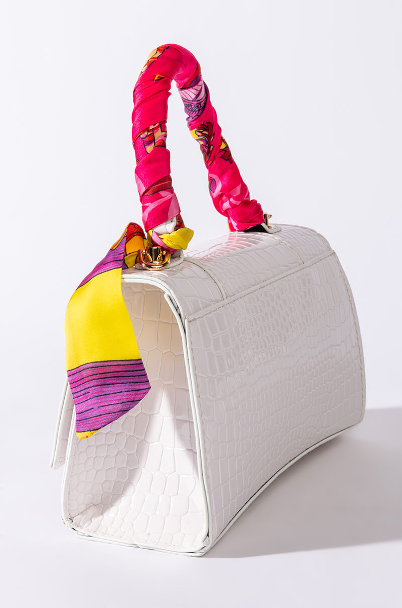 Detail View Sundream Batwing White Scarf Purse