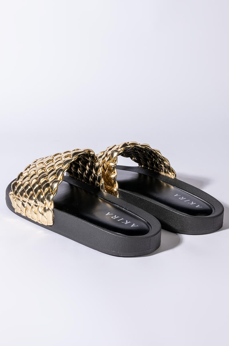 Extra View Twisted Love Flat Sandal In Gold 7