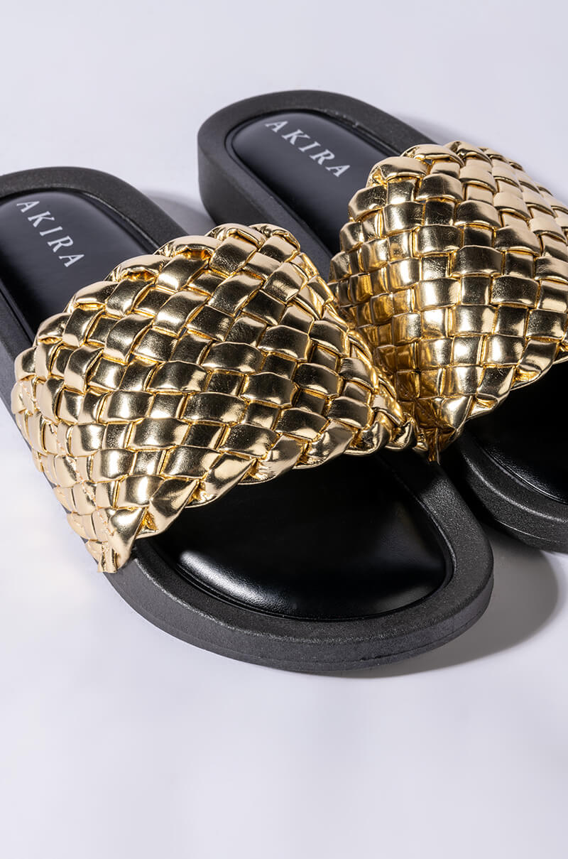 Extra View Twisted Love Flat Sandal In Gold 8