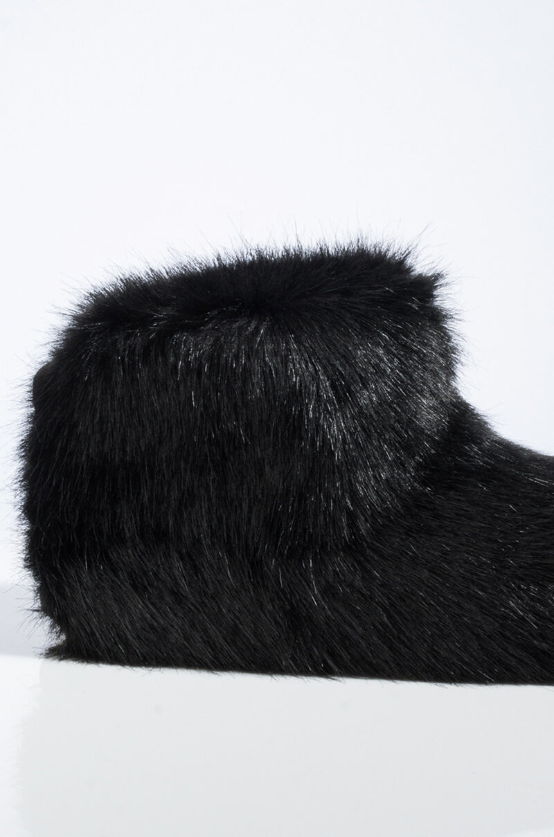  Ugg Amary Furry Ankle Boot in Black
