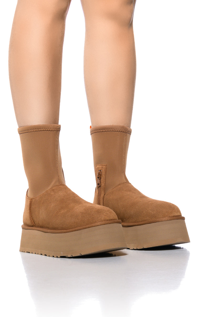 UGG W CLASSIC DIPPER CHESTNUT view 0