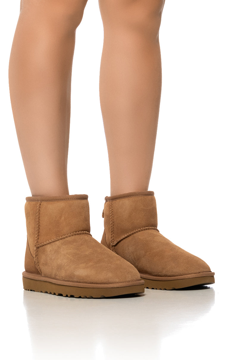 UGG CLASSIC MINI II BOOTIE IN CHESTNUT – AKIRA - Main Image
