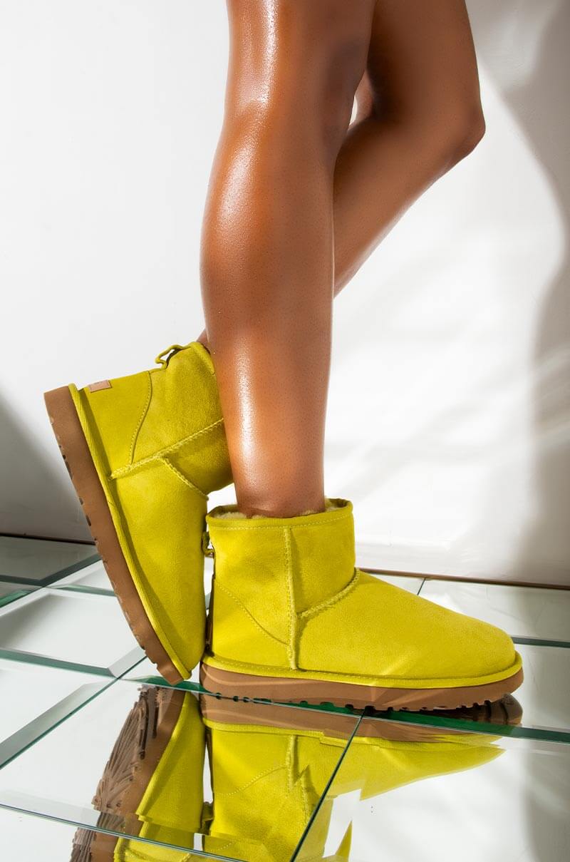 SEXY WEATHER FLAT ELECTRIC LIME view 0