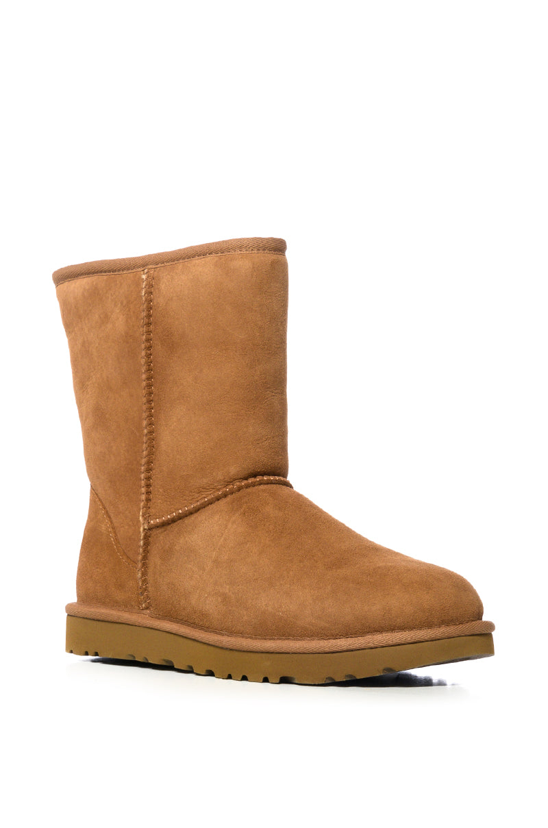 Back View Ugg Classic Short Ii Bootie In Chestnut