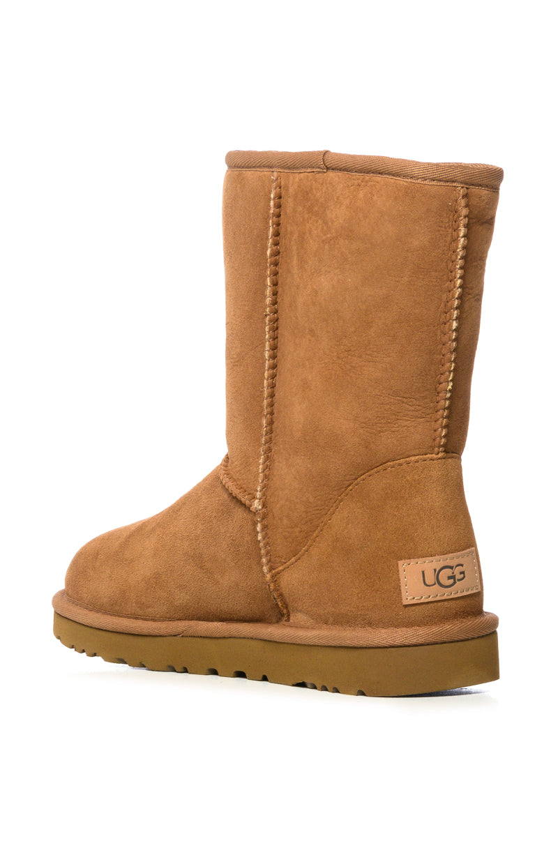 Detail View Ugg Classic Short Ii Bootie In Chestnut