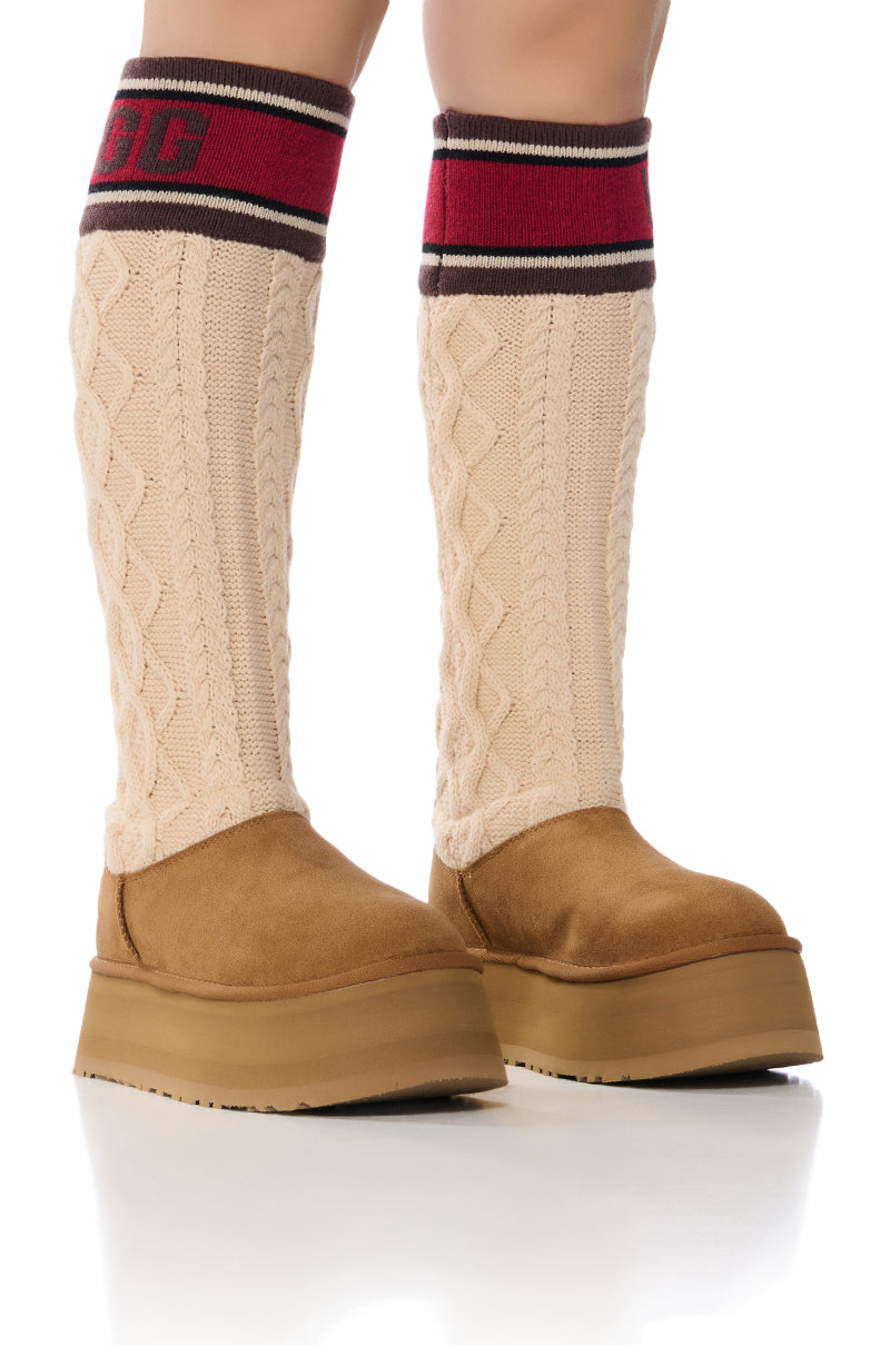 UGG CHESTNUT W CLASSIC SWEATER LETTER view 0