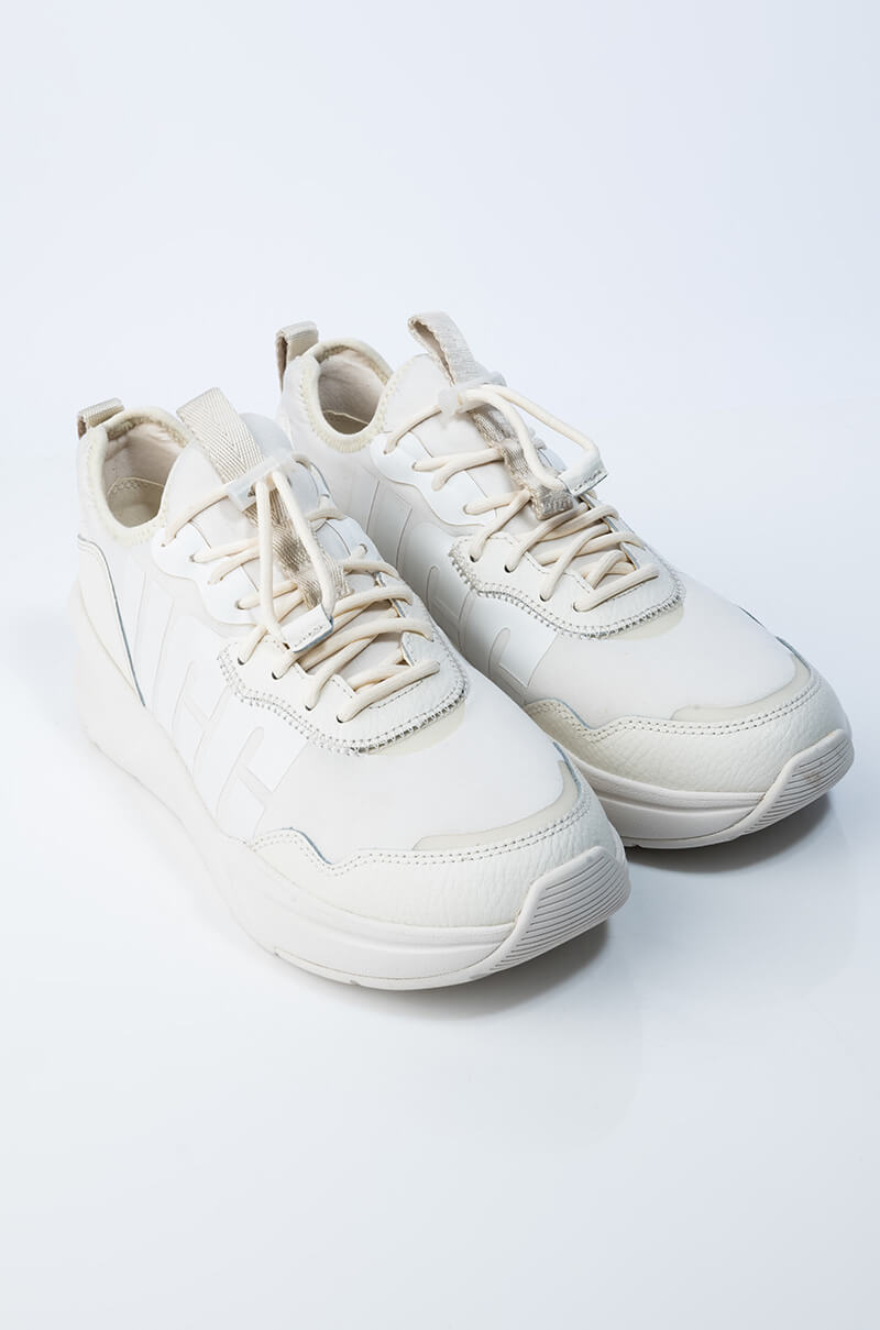 Detail View Ugg La Daze Sneaker in Jasmine White