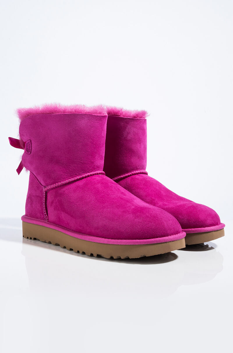 Detail View Ugg Mini Bailey Bow Ii in Fuchsia 3