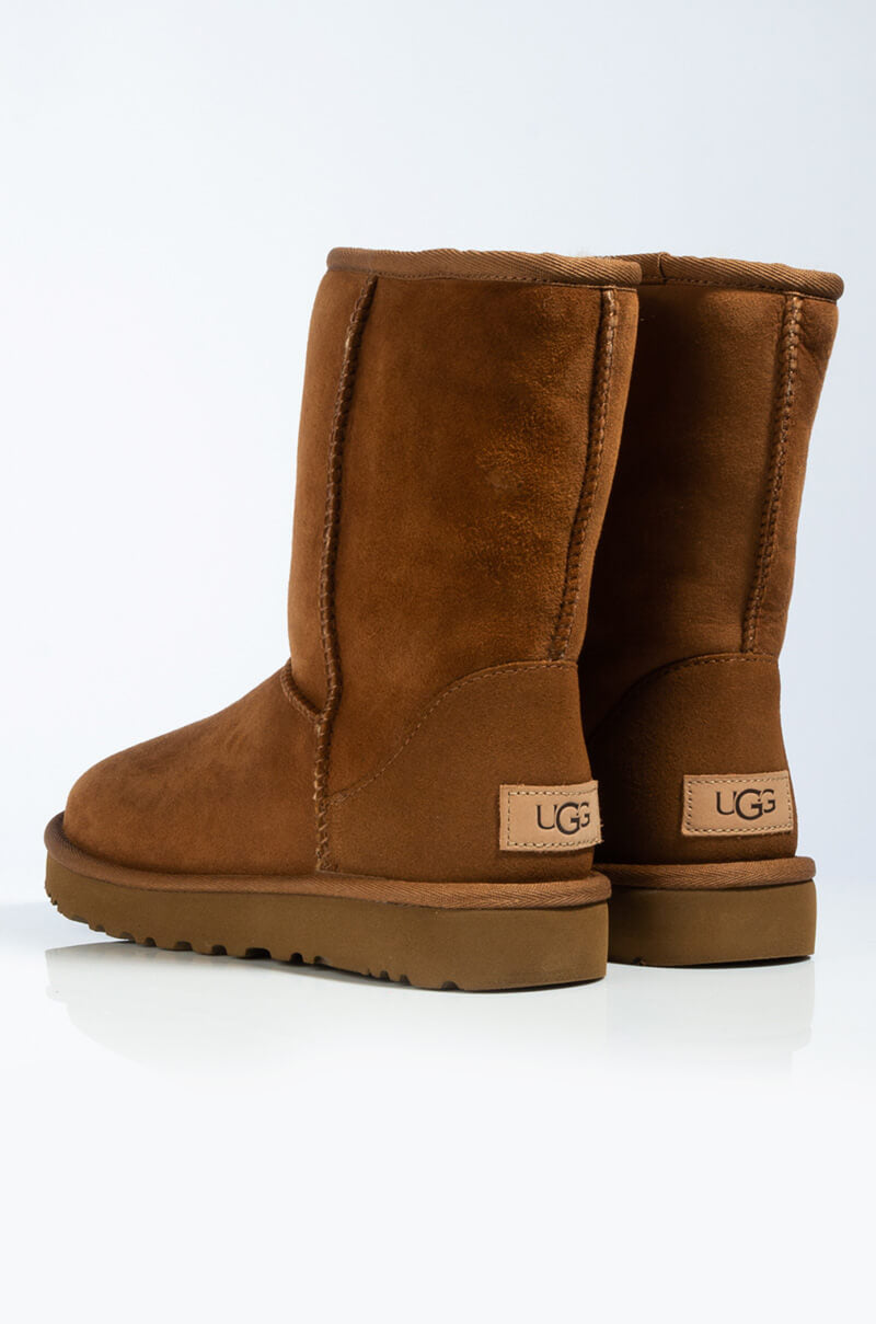 Full View Ugg Womens Classic Short Heritage Boots in Chestnut view 13