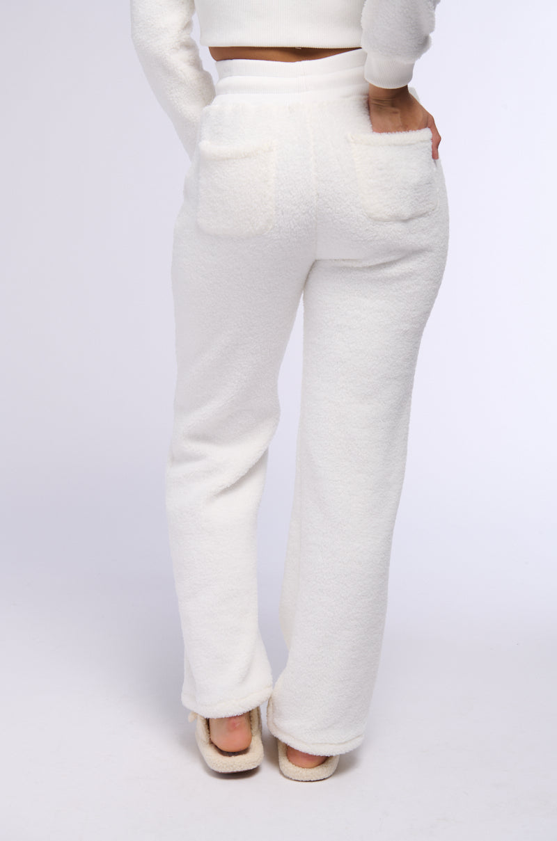 Back View Ultra Fuzzy Wide Leg Jogger