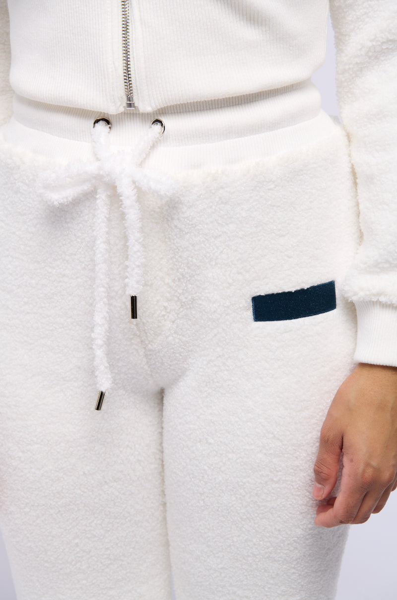 Extra View Ultra Fuzzy Wide Leg Jogger