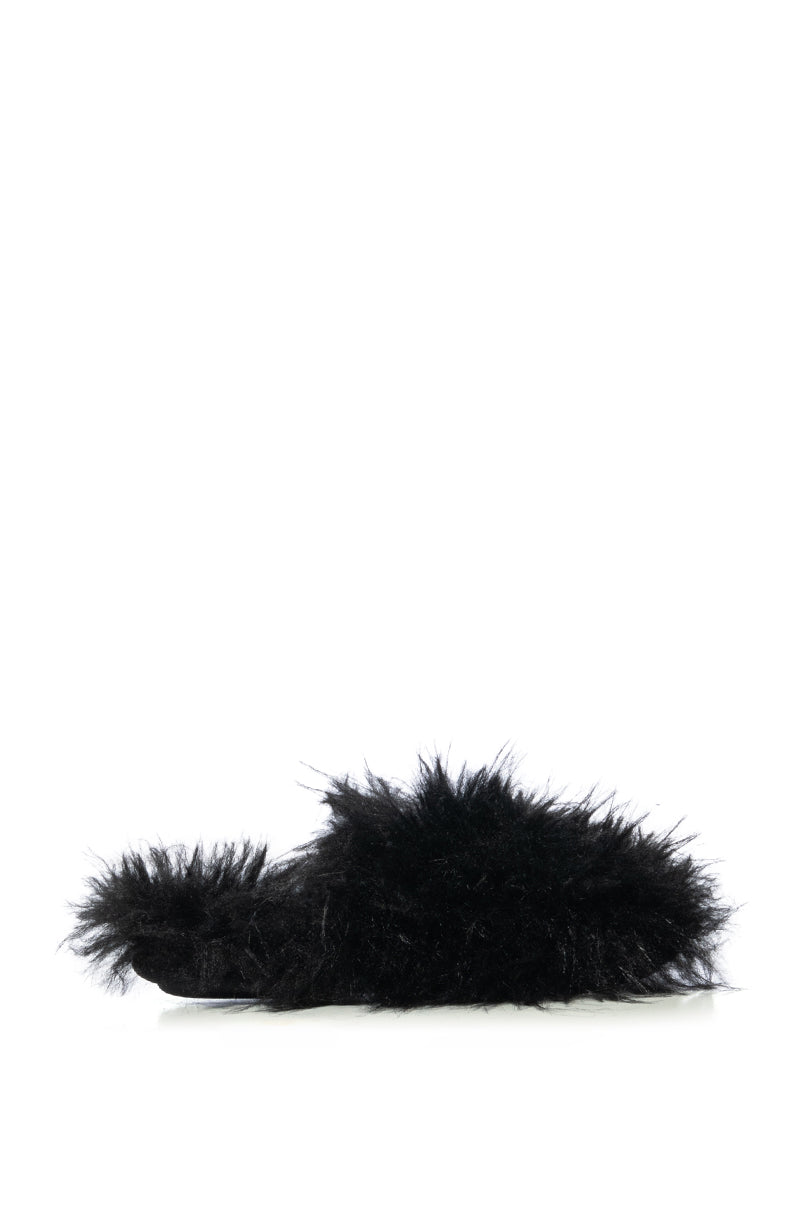 Back View Wig Out Faux Fur Slippers In Black