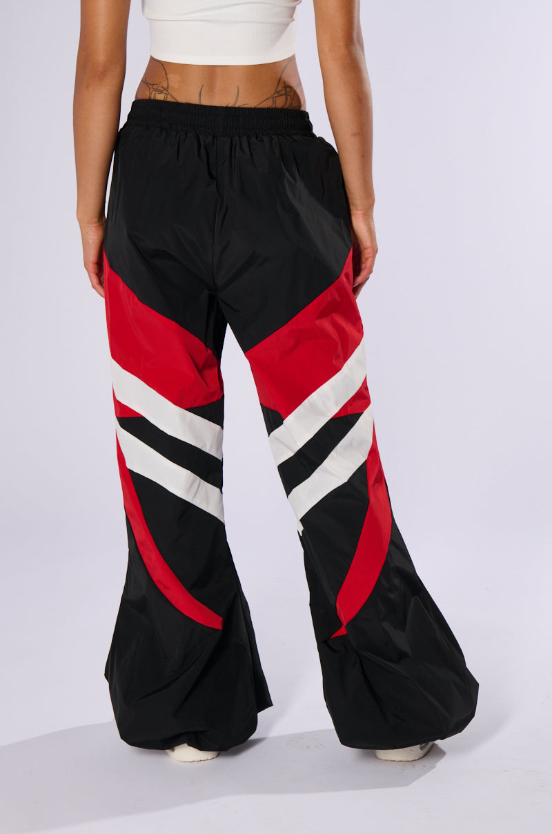 Detail View Windbreaker Racer Joggers