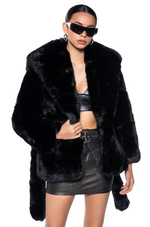 新品タグ付き未試着　OHGA FUR COAT ブラック Maddox Shaggy Faux Fur Cropped Black Coat | Greylin Collection