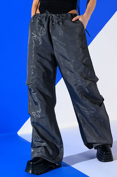 ZONA OVERSIZED PARACHUTE PANTS – AKIRA