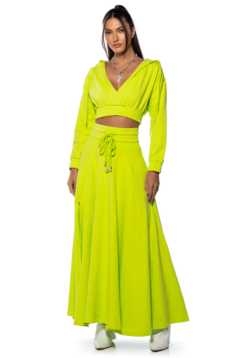 Side View Zumi Maxi Skirt In Lime