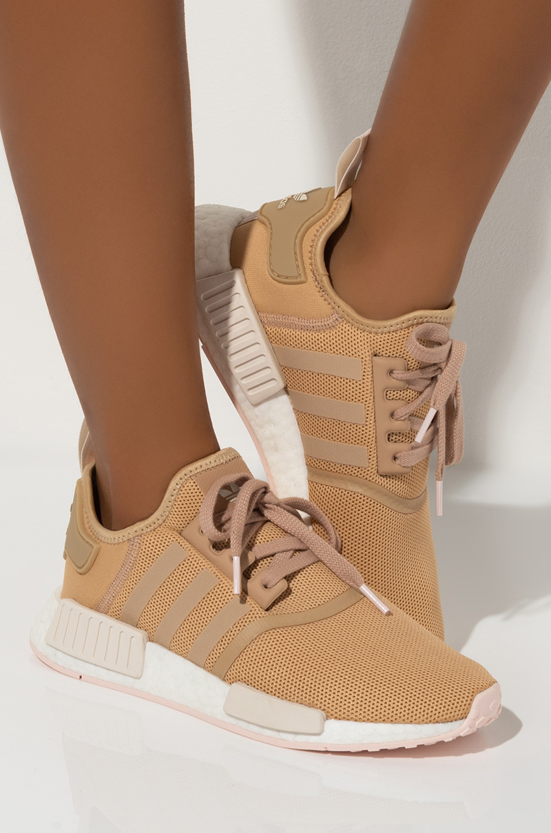 nmd_r1 shoes pale nude