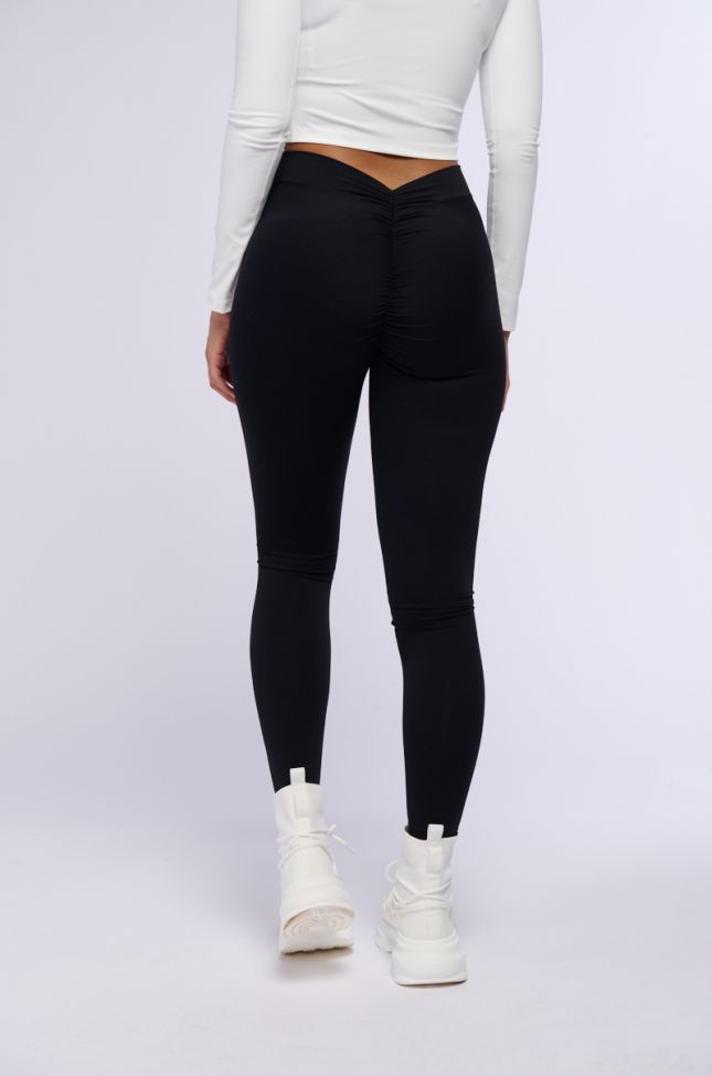 Back View On The Run Ruched Legging In Black