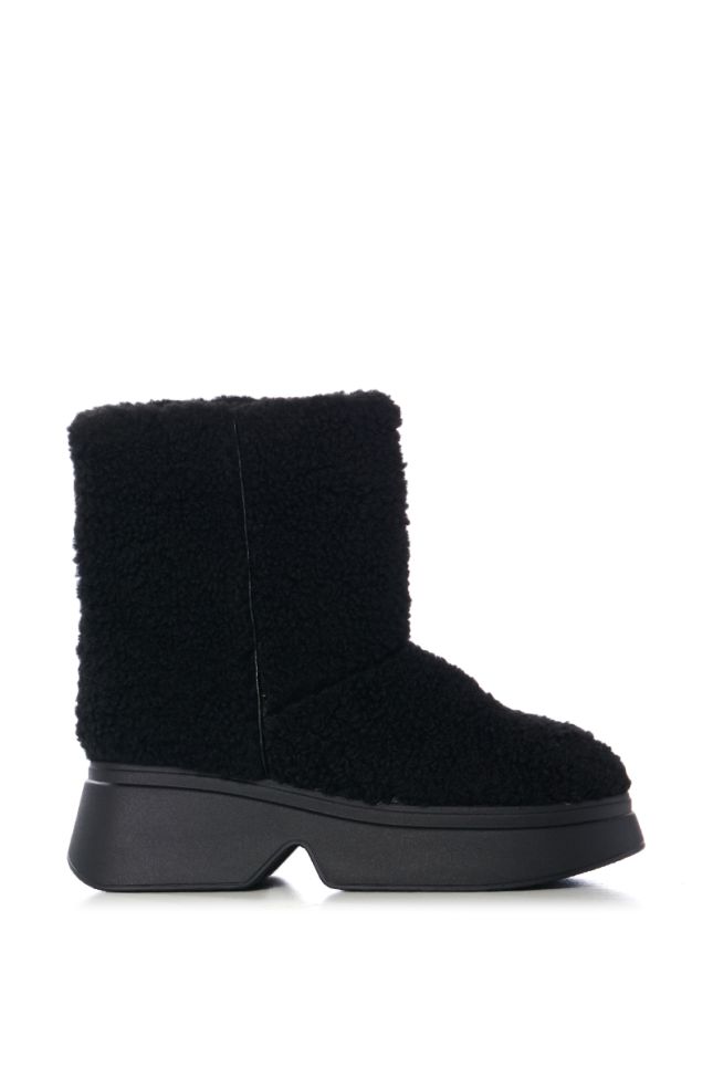 Side View Snow Cozy Sherpa Bootie In Black